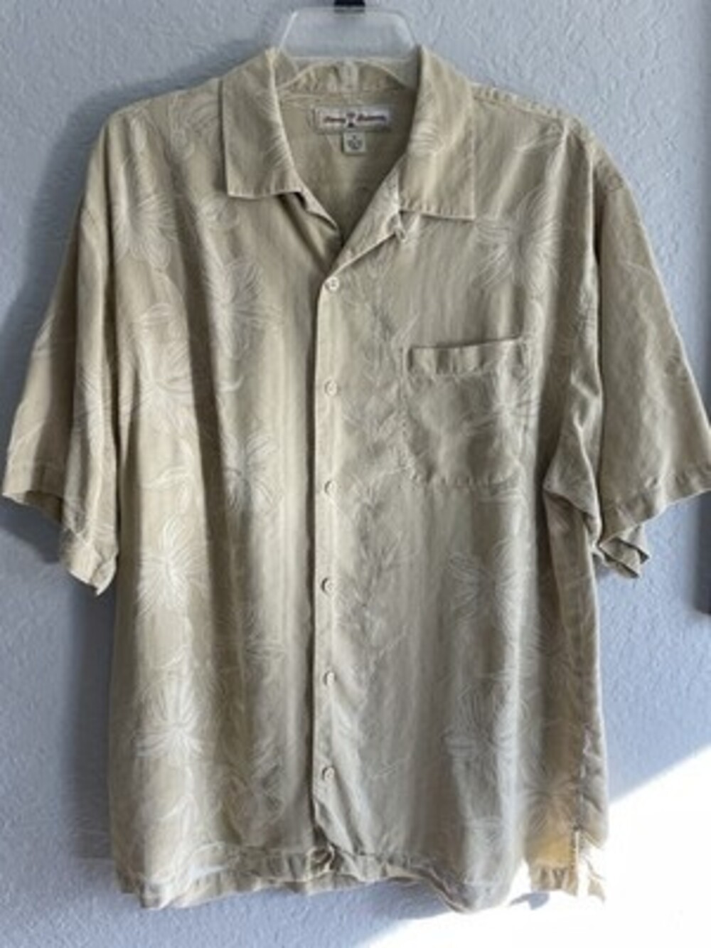 Tommy Bahama Tan Hawaiian Shirt Men’s Size Medium